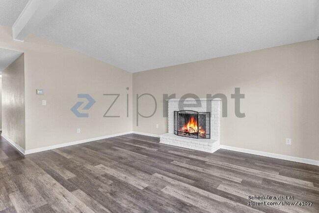 Building Photo - 12805 SW Washington St