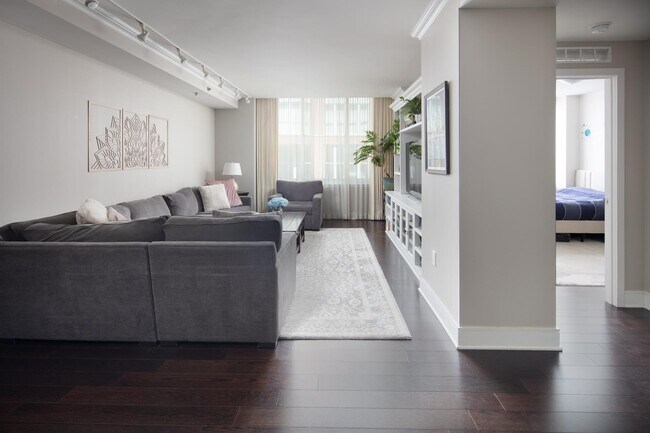 Foto del edificio - 1100 Maxwell Ln