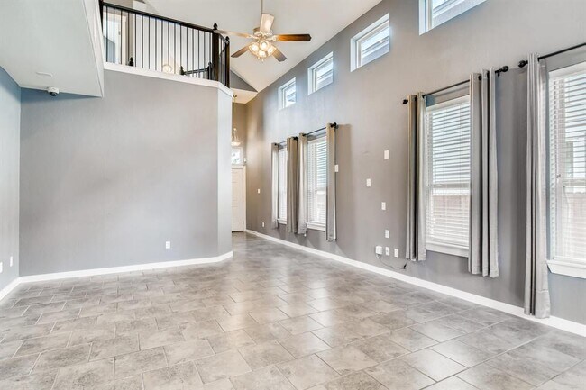 Foto del edificio - 16229 Travesia Way