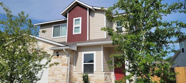 Building Photo - 127 Trailside Ln