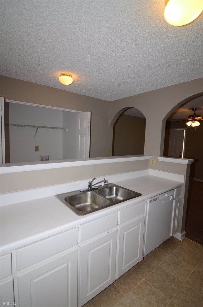 Foto del edificio - 2 br, 2 bath House - 827 Tramore Drive