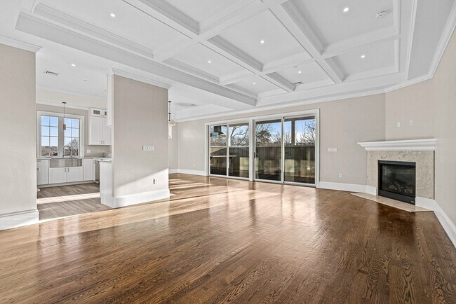 Building Photo - 846 Main St