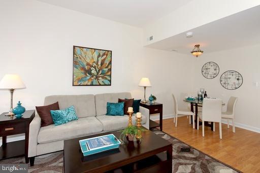 Foto del edificio - 2312 L St NW