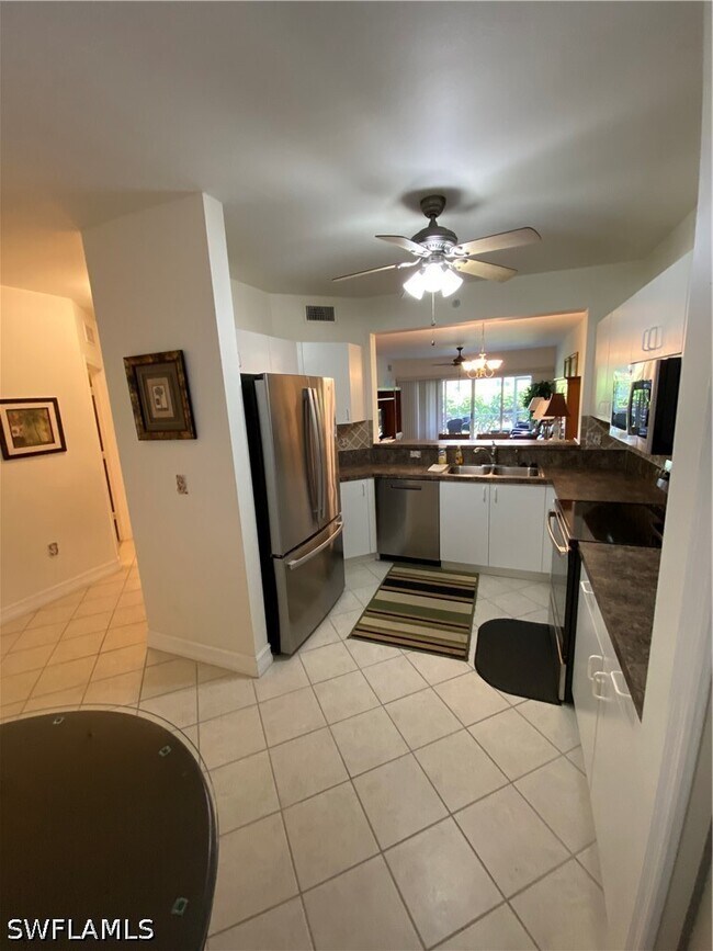 Foto del edificio - 7831 Regal Heron Cir