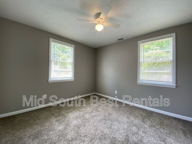 Building Photo - 3331 Fostoria Rd