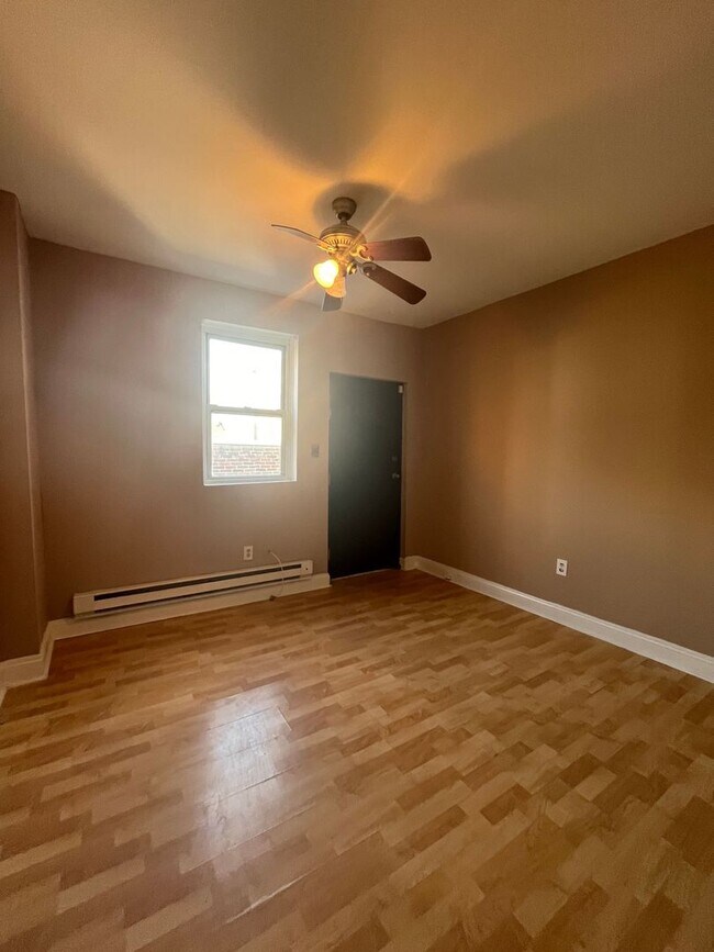 Building Photo - 207 S 60th St