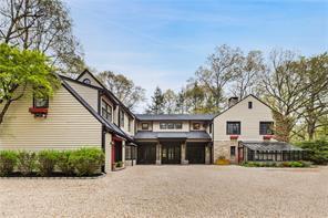 Foto del edificio - 118 Old Mill River Rd