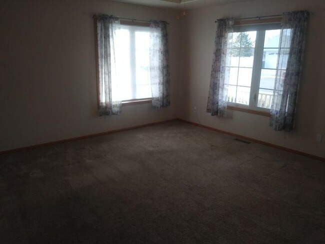 Building Photo - 5 bedroom in Billings MT 59102