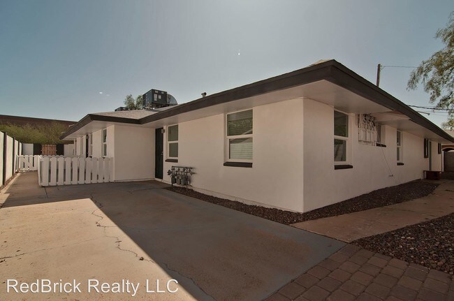 Building Photo - 2 br, 1 bath House - 720 E Montecito Ave #3