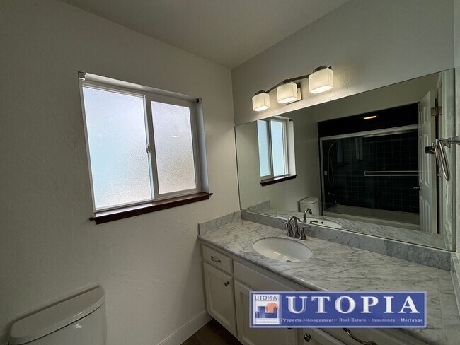 Foto del edificio - Beautiful and Bright Santa Cruz Home Coming Soon