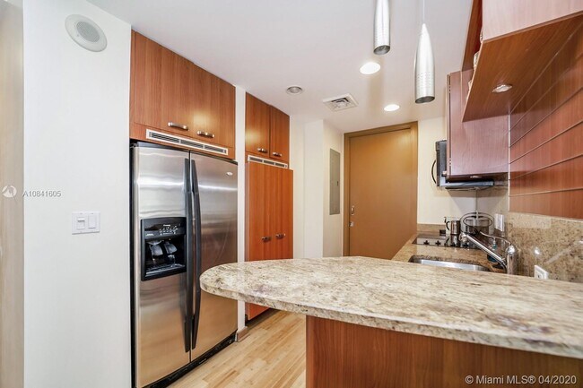 Foto del edificio - 1395 Brickell Ave