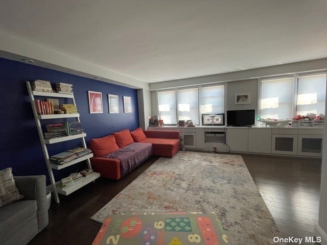 Foto del edificio - 37-31-37-73 73rd St