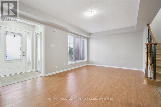 Photo du bâtiment - 884 Jempson Path