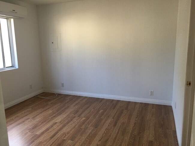 bedroom - 9030 Krueger St