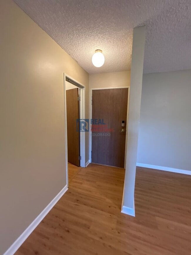 Building Photo - 14390 E Marina Dr