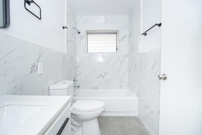 Foto del edificio - 6150 SW 37th St