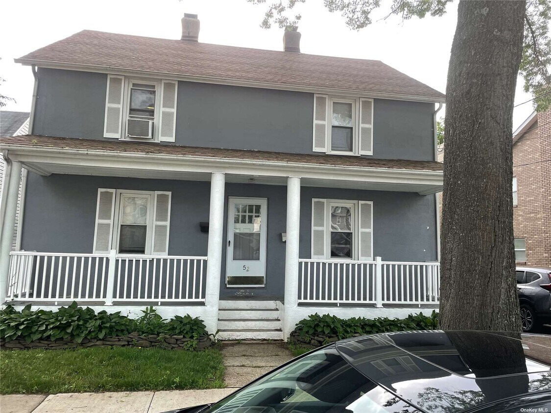 52 Lafayette Ave, Westbury, NY 11590 Townhouse for Rent in Westbury