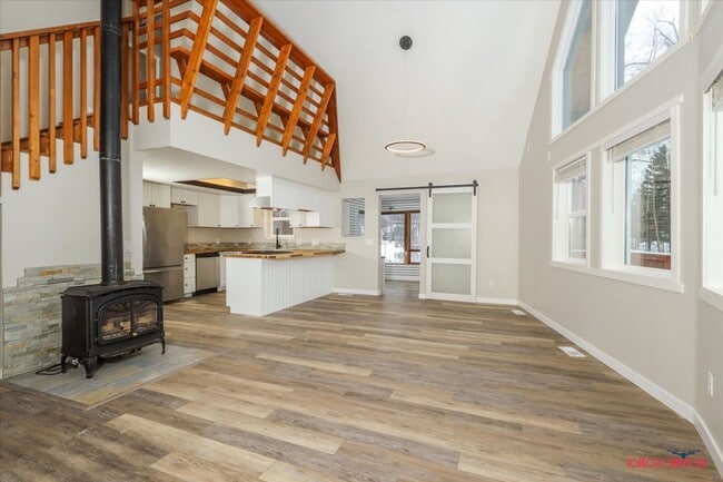 Building Photo - Enchanting Chalet-Style 3-bedroom, 2-bathroom Home!