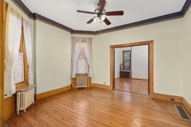 Building Photo - 3884 Arsenal St