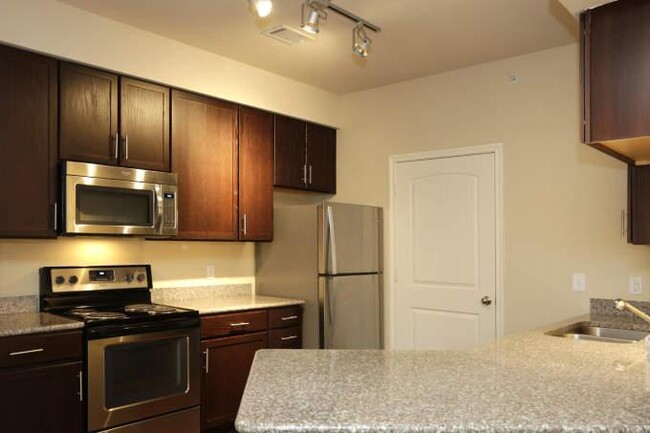 Building Photo - 2 bedroom in Austin TX 78737