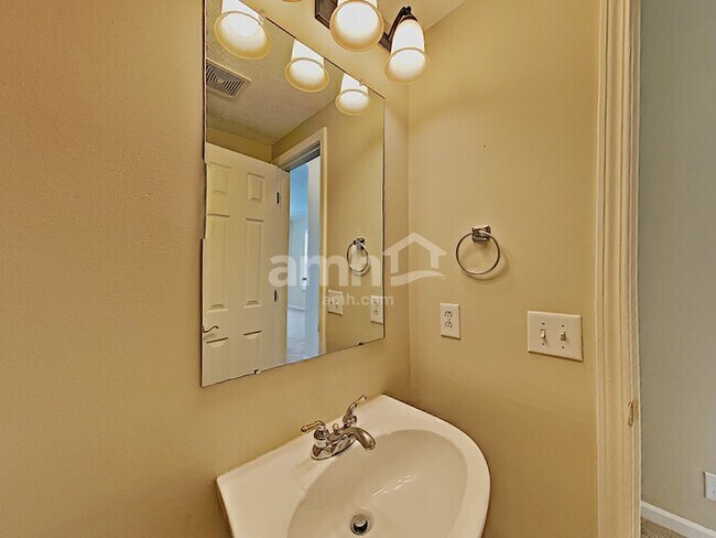 Foto del edificio - 1520 Bridgecrest Dr