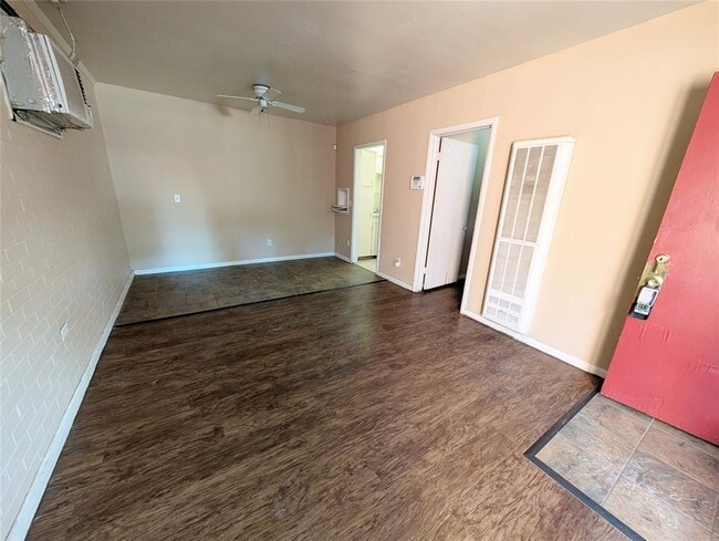 Building Photo - 6600 NW 31st St