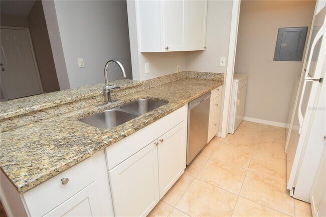 Foto del edificio - 10263 Gandy Blvd N