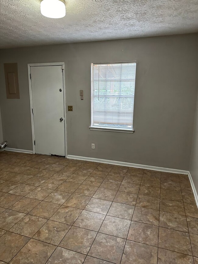 Foto del edificio - 929 Live Oak Dr