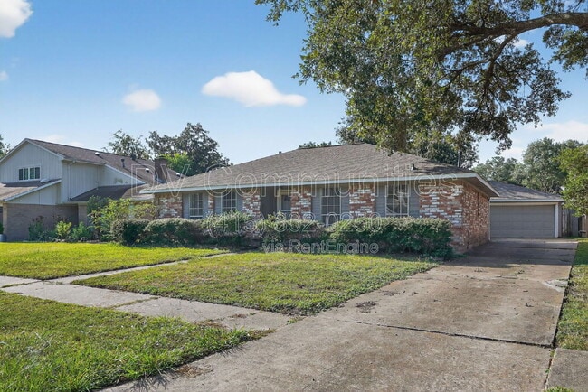 Building Photo - 15707 Lone Tree Dr
