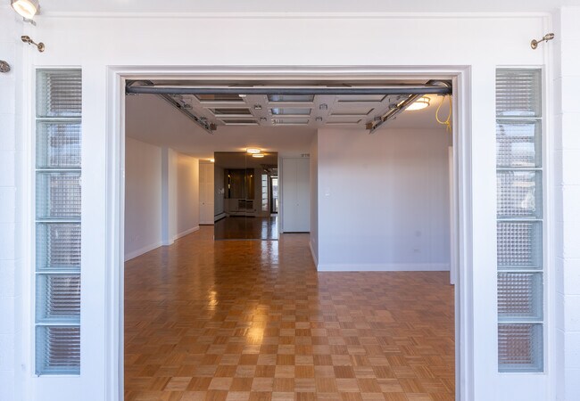 Open Living Room - 1111 Ash St