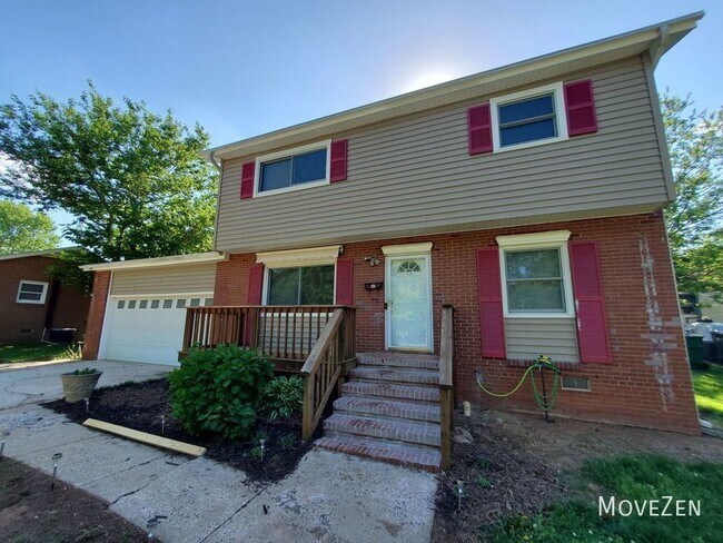 Building Photo - 4008 Irvington Dr Charlotte, NC 28205 Larg...