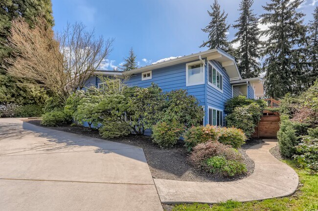 Building Photo - 12155 SE 23rd St