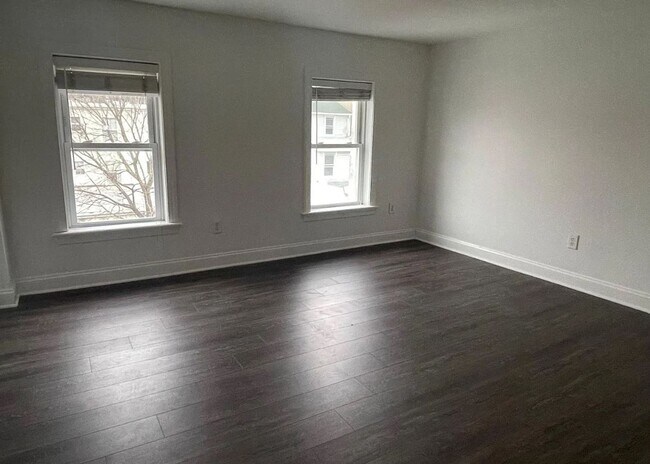 Foto del edificio - 4 Bedroom House For Rent In Manayunk