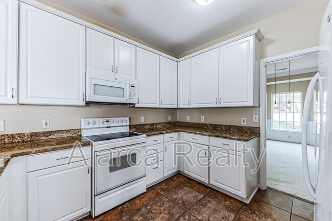 Building Photo - 7450 Sedgebrook Dr W