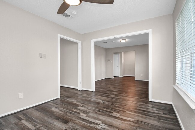 Building Photo - 13002 Kingsmill Dr