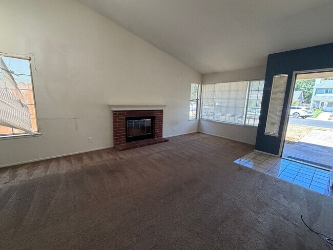 Foto del edificio - 8608 Zircon Crest Ct