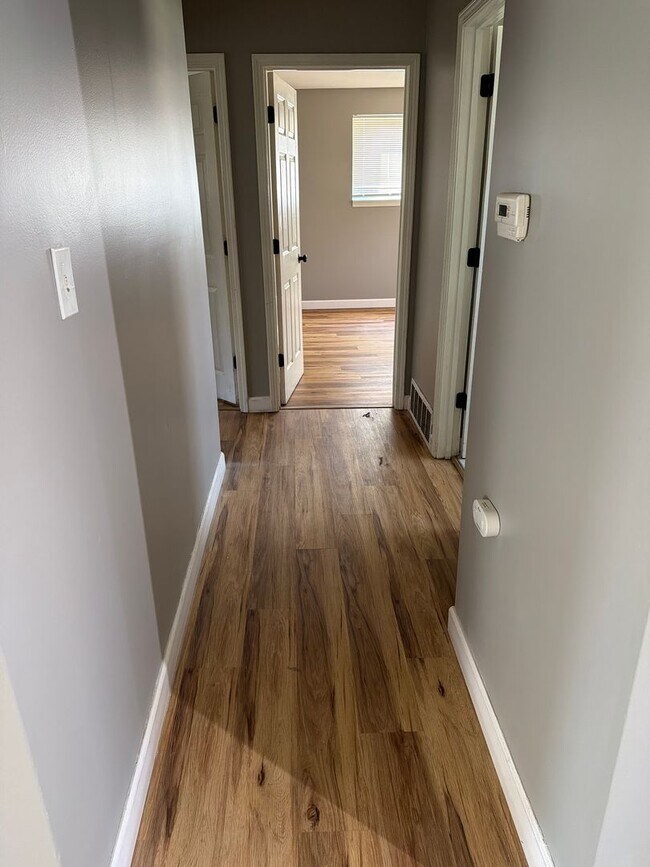 Foto del edificio - 9723 Portage Dr