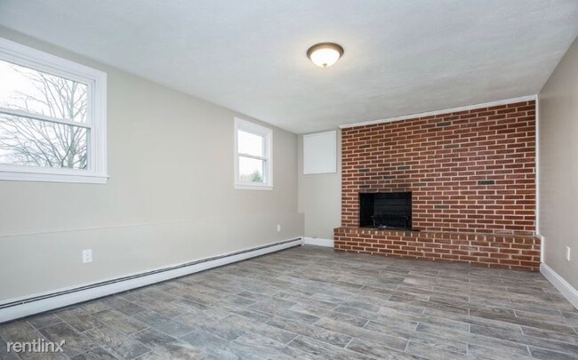 Building Photo - 2 br, 1 bath Apartment - 23 Carr Rd B Unit B