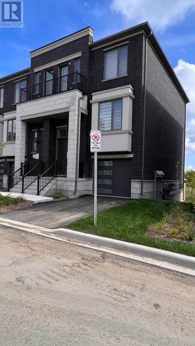 Building Photo - 45 Rattenbury Rd