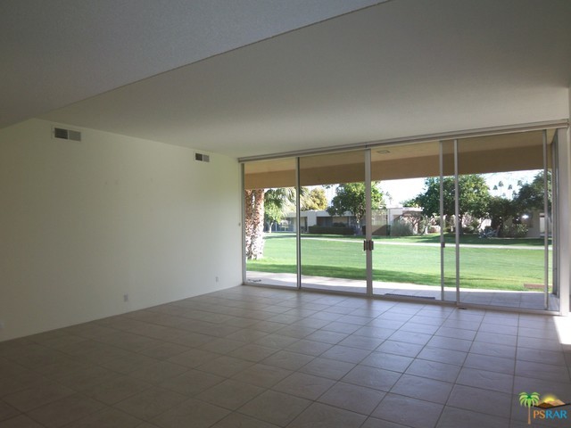 Building Photo - 50 Lakeview Dr
