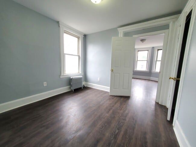 102 Grant Ave 3R - 105 Grant Ave