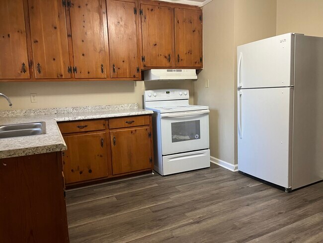 Building Photo - 1034 N PIERCE AVE