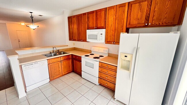 Foto del edificio - Spectacular 2 Story 2 bed and 2 bath condo at Regent Park!!