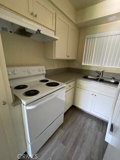 Foto del edificio - 545 N Holliston Ave