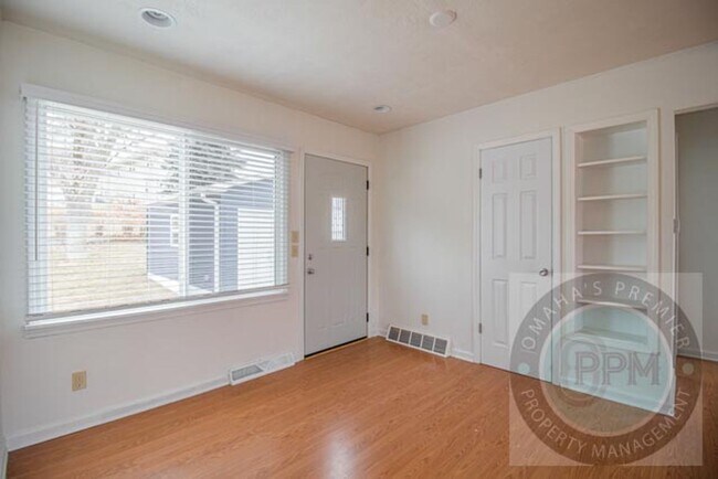 Foto del edificio - 1/2 OFF OF FIRST MONTH'S RENT! | Modern 3 Bd/2Ba Home | Near Aksarben