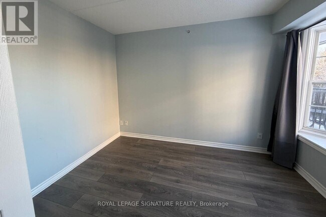 Photo du bâtiment - 1451 Walkers Line