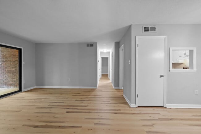 Foto del edificio - 500 Umstead Dr