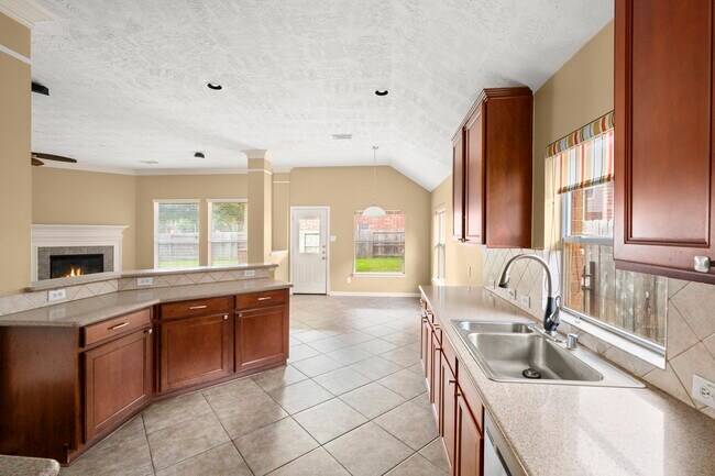 Foto del edificio - 19830 Broadhead Manor Dr