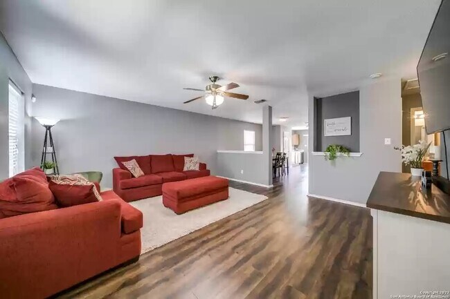 Foto del edificio - 6327 Wild Flower Way