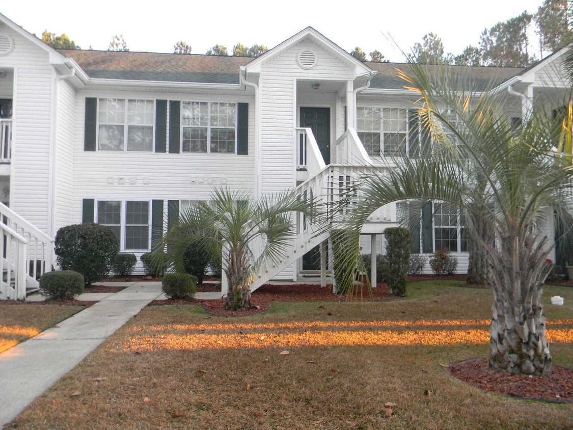 Primary Photo - 880 Fairway Dr